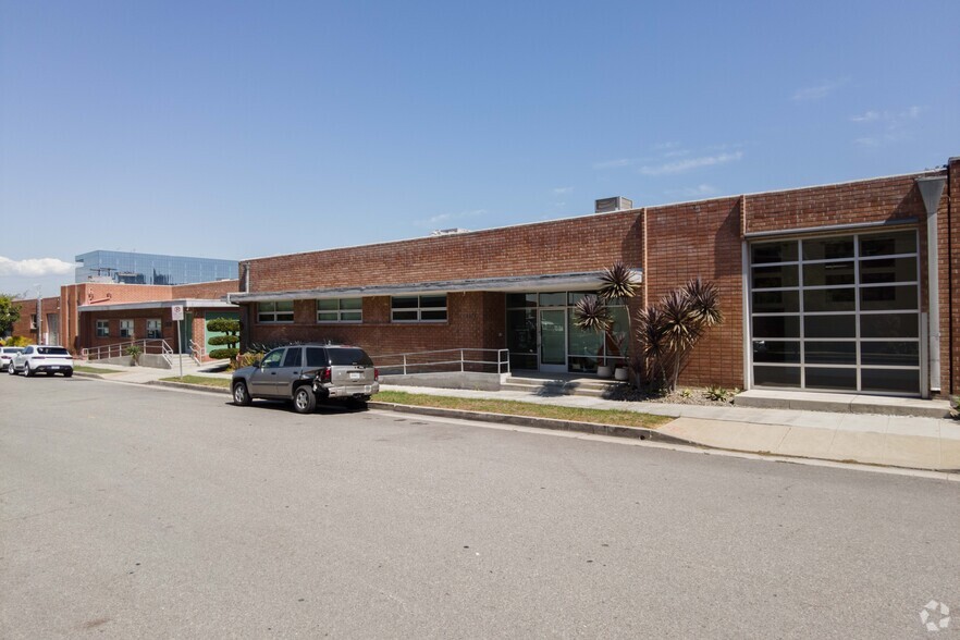 6368 Arizona Cir, Los Angeles, CA for lease - Building Photo - Image 3 of 20