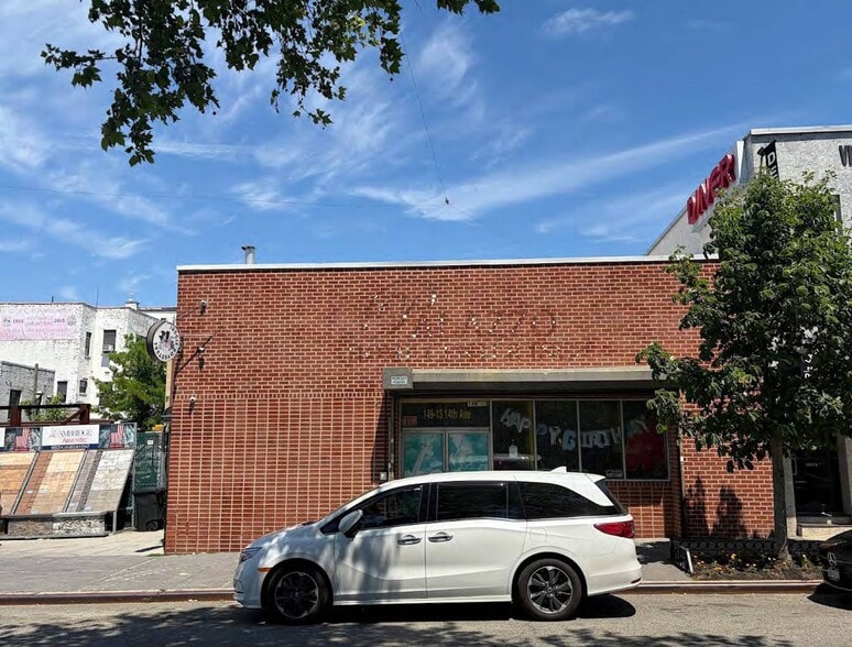 149-13 14th Ave, Whitestone, NY à vendre - Photo du bâtiment - Image 3 de 7