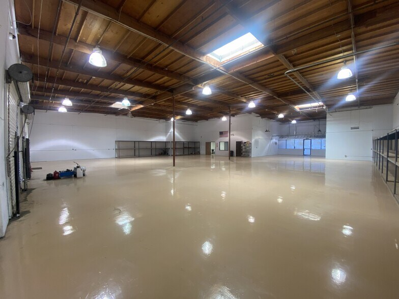 2221 Las Palmas Dr, Carlsbad, CA à vendre - Photo du bâtiment - Image 2 de 22