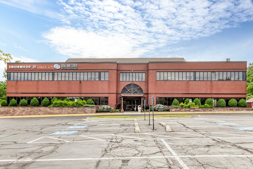 200 NE 54th St, Kansas City, MO à louer - Photo du bâtiment - Image 3 de 13
