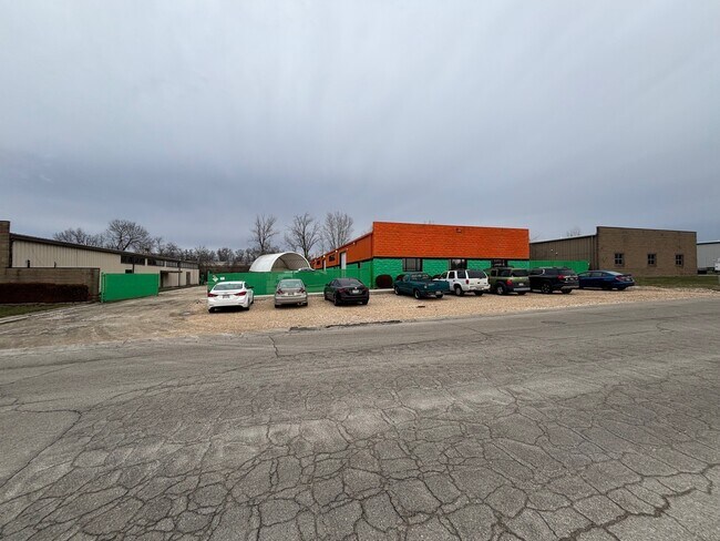 Plus de détails pour 4155 Gibson Dr, Tipp City, OH - Industriel à vendre