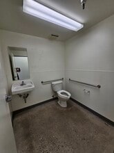 2373 Teller Rd, Newbury Park, CA for lease Interior Photo- Image 2 of 7