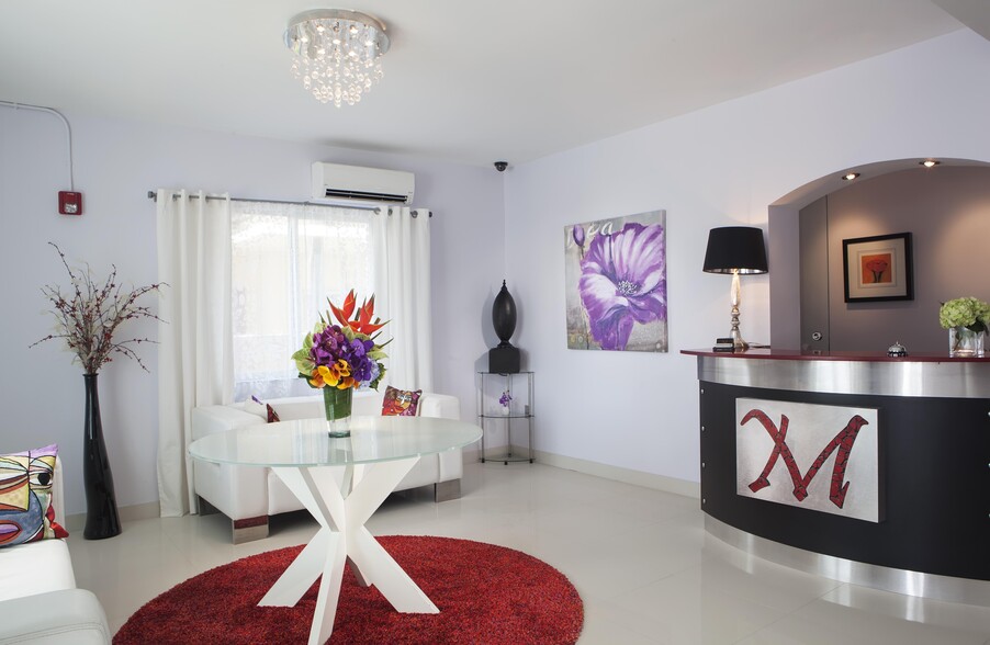 6945 Abbott Ave, Miami Beach, FL à vendre - Photo intérieure - Image 2 de 10