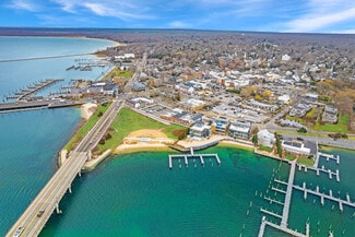 Plus de détails pour 22 Long Island Ave, Sag Harbor, NY - Commerce de détail à louer