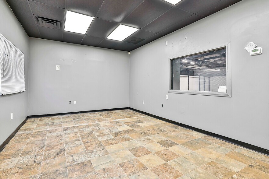 243 Senoia Rd, Peachtree City, GA à louer - Photo du bâtiment - Image 2 de 13