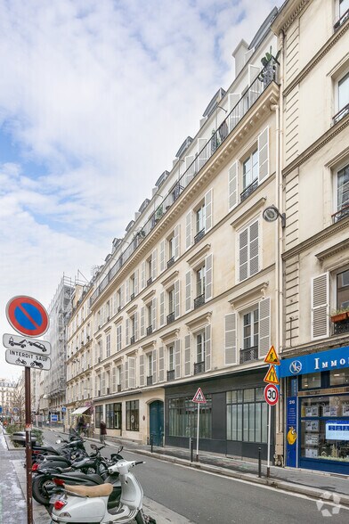 28 Rue De Trévise, Paris à louer - Photo du bâtiment - Image 2 de 2