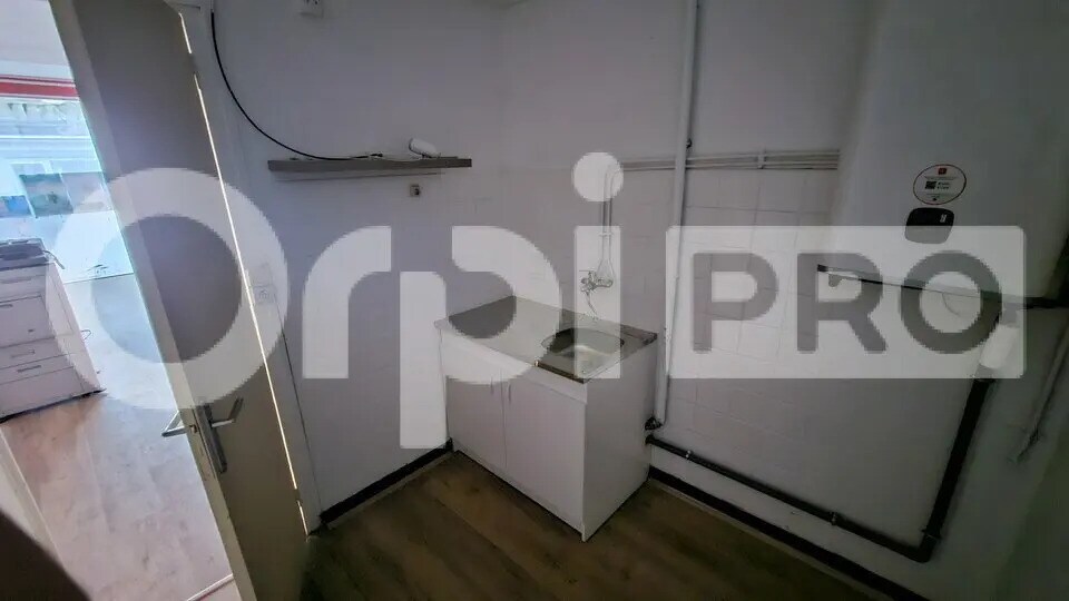 Retail in Bordeaux for lease - Interior Photo - Image 3 of 4