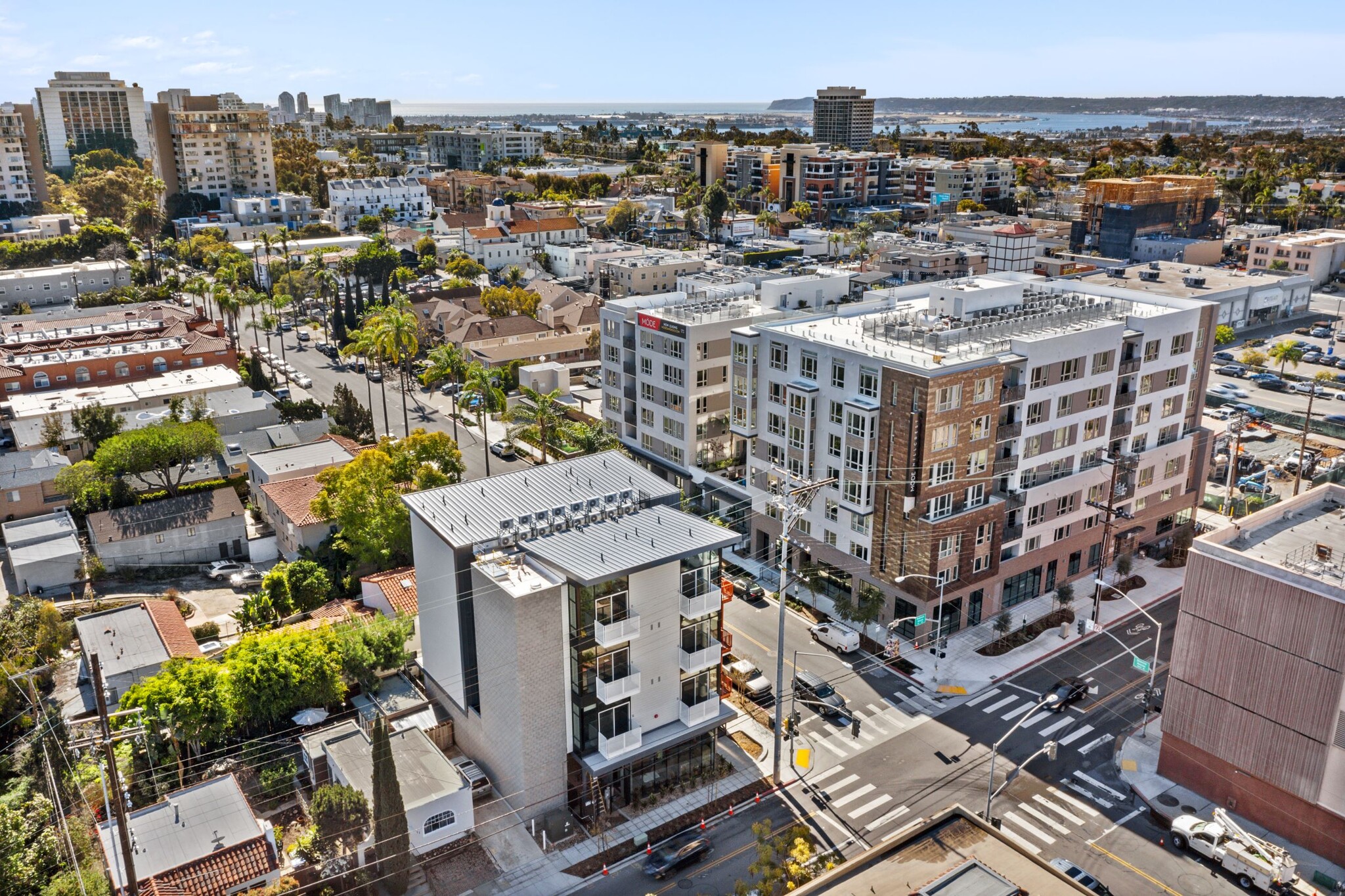 701 Robinson Ave, San Diego, CA à vendre Photo du bâtiment- Image 1 de 1