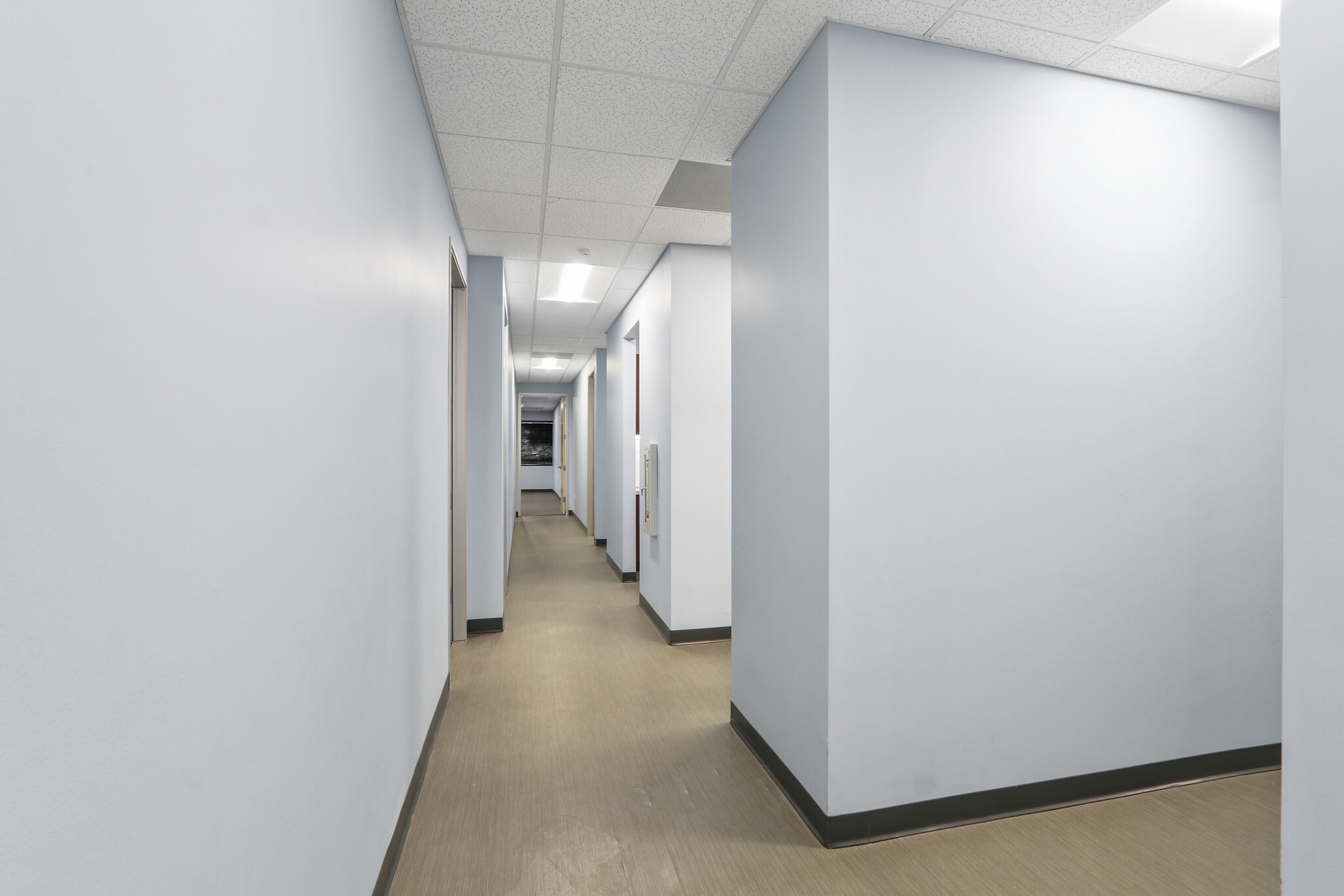 1520 Nutmeg Pl, Costa Mesa, CA for lease Interior Photo- Image 1 of 2