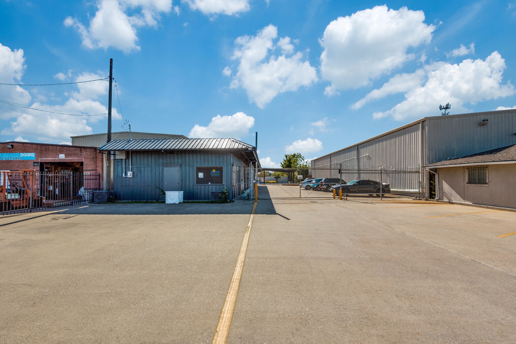 10820 C F Hawn Fwy, Dallas, TX à vendre Photo du bâtiment- Image 1 de 13