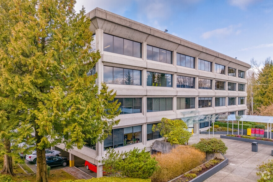 6400 Roberts St, Burnaby, BC à louer - Photo du bâtiment - Image 2 de 14