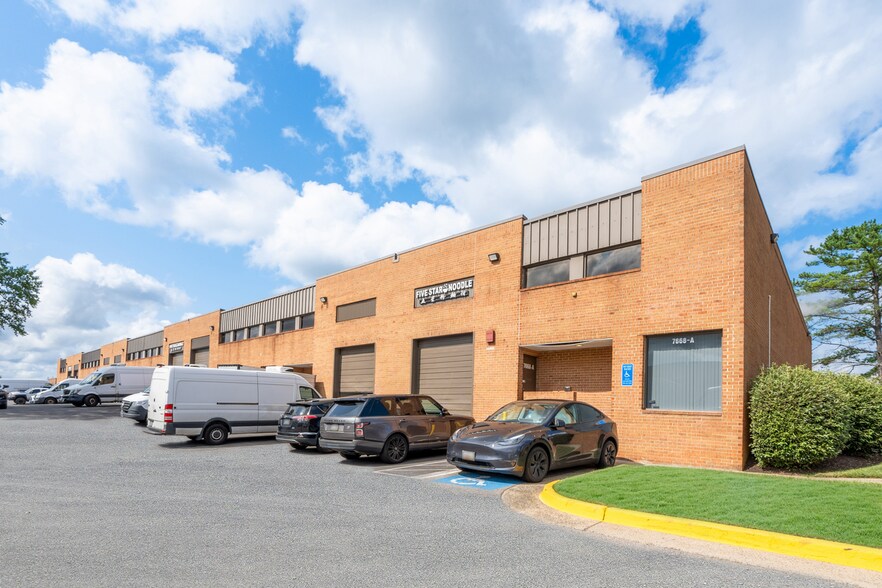 7401 Fullerton Rd, Springfield, VA à louer - Photo du bâtiment - Image 3 de 19