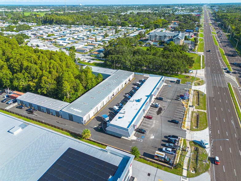 39020-39046 US Highway 19 N, Tarpon Springs, FL à louer - Photo du bâtiment - Image 3 de 26