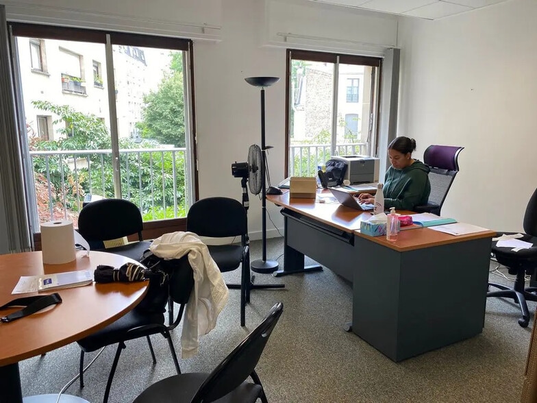 Bureau dans Paris à louer - Photo du bâtiment - Image 1 de 6