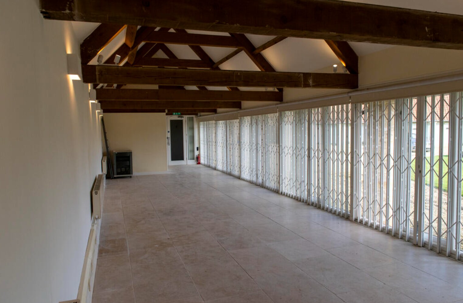 Charlton Park, Malmesbury for lease Interior Photo- Image 1 of 5