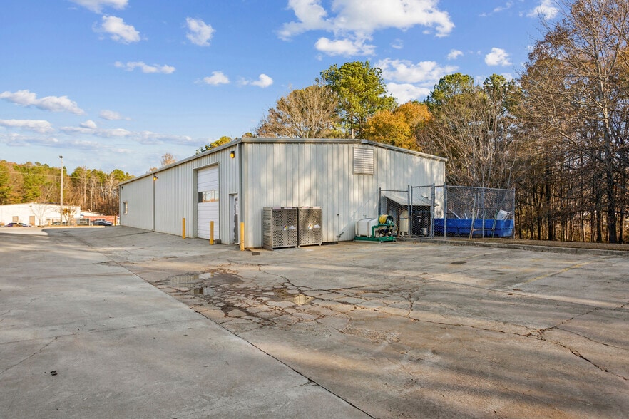 2140 Canton Rd, Marietta, GA for sale - Building Photo - Image 2 of 5