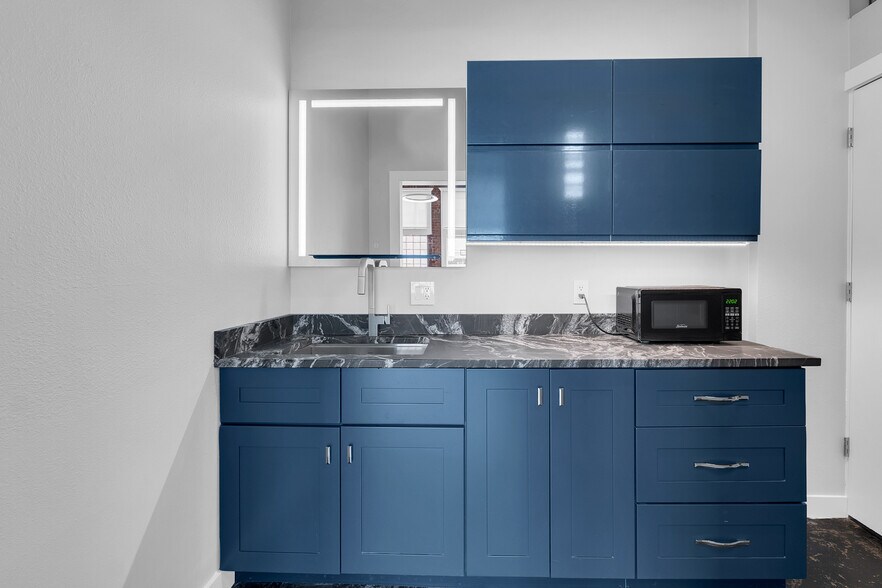 815 E 3rd St, Tulsa, OK for lease - Interior Photo - Image 2 of 20