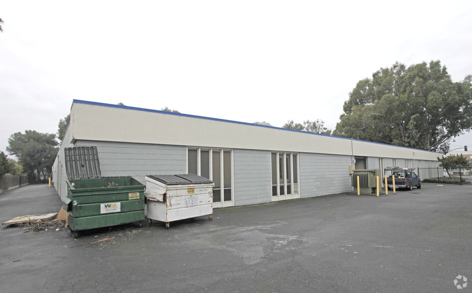 26224-26232 Industrial Blvd, Hayward, CA for lease - Building Photo - Image 2 of 5