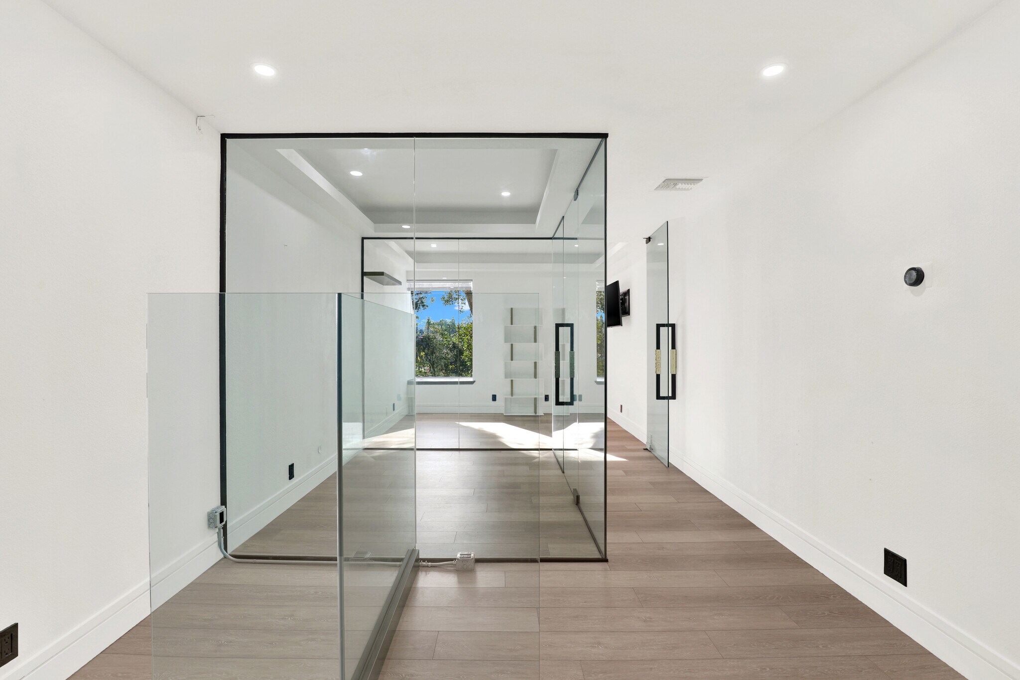 23276 S Pointe Dr, Laguna Hills, CA for lease Building Photo- Image 1 of 7