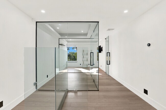 Plus de détails pour 23276 S Pointe Dr, Laguna Hills, CA - Bureau à louer