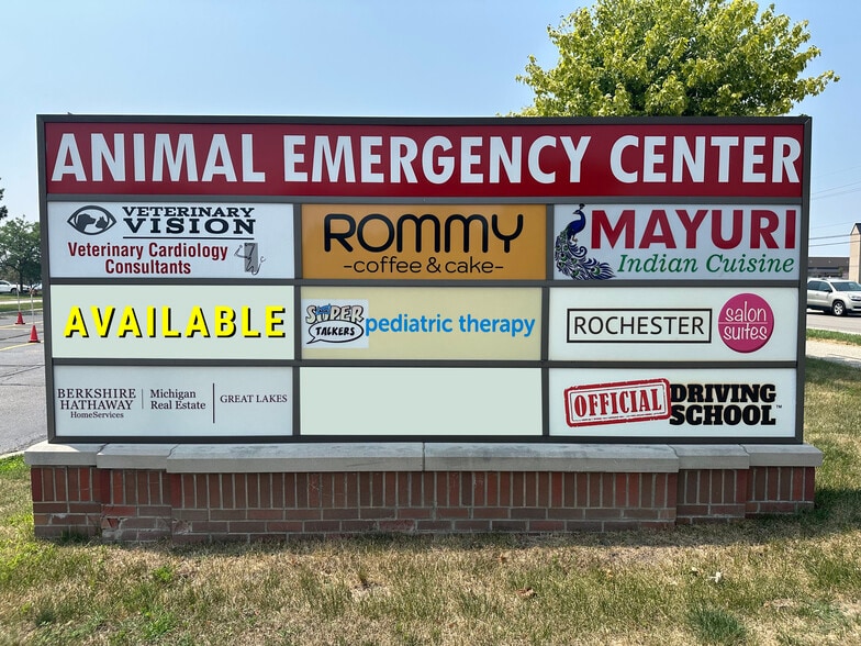 224-278 E Auburn Rd, Rochester Hills, MI for lease - Building Photo - Image 3 of 9