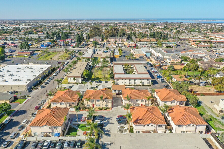 242 Kennedy St, Chula Vista, CA à vendre - Photo du bâtiment - Image 2 de 12