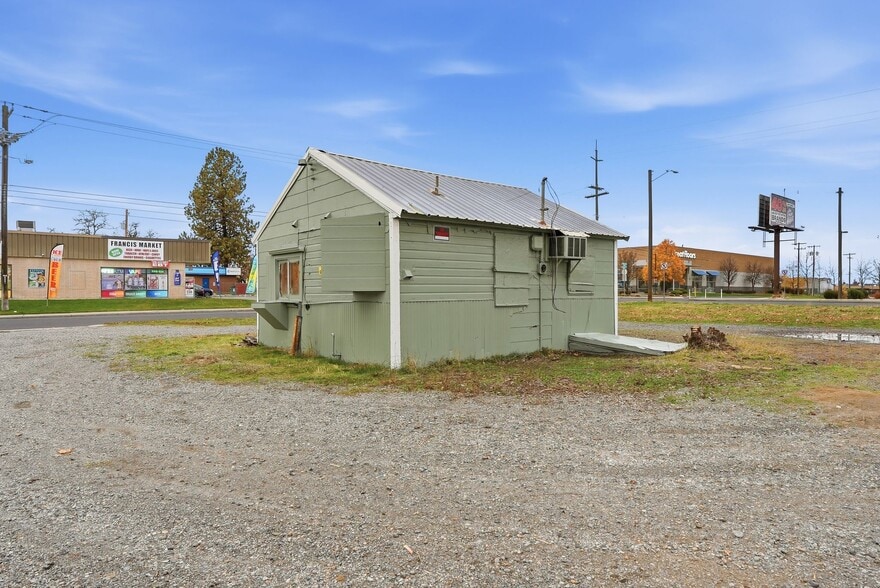 6216-6228 N Lidgerwood St, Spokane, WA à vendre - Photo du bâtiment - Image 3 de 7