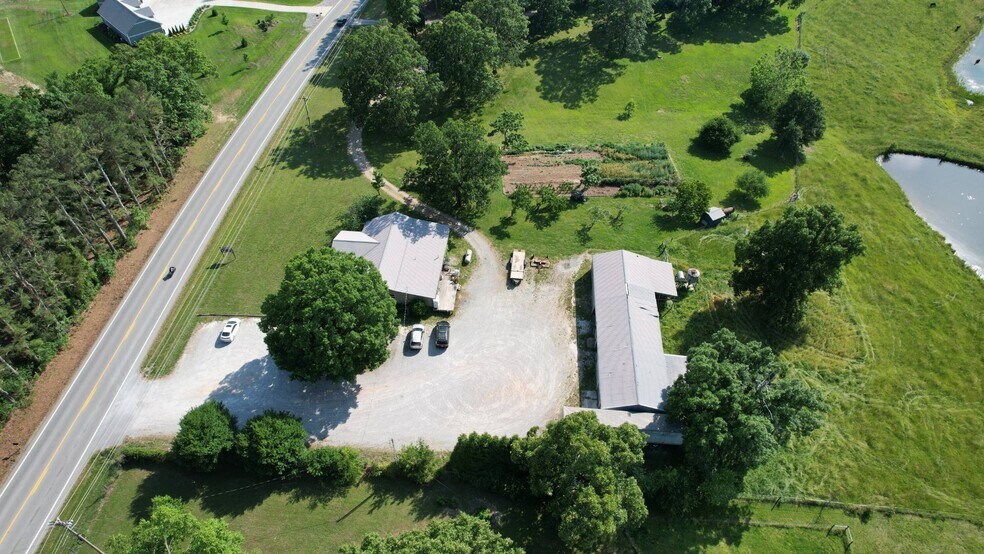 3555 Summertown Hwy, Summertown, TN à vendre - Photo du bâtiment - Image 2 de 50
