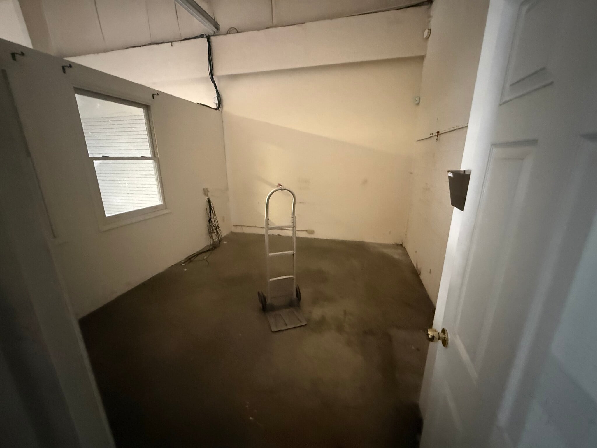 1555 E Park Place Blvd, Stone Mountain, GA for lease Interior Photo- Image 1 of 7