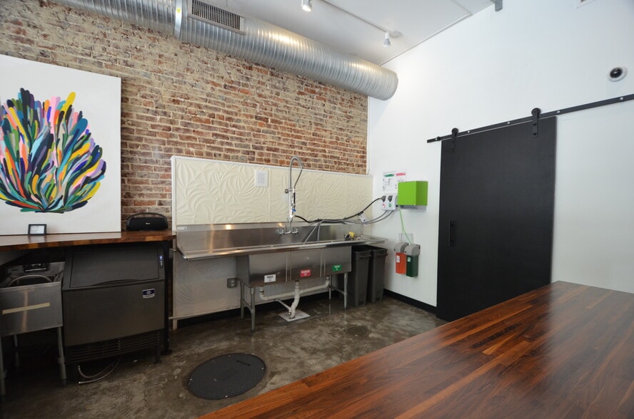 515 S Elm St, Greensboro, NC for lease - Building Photo - Image 3 of 6