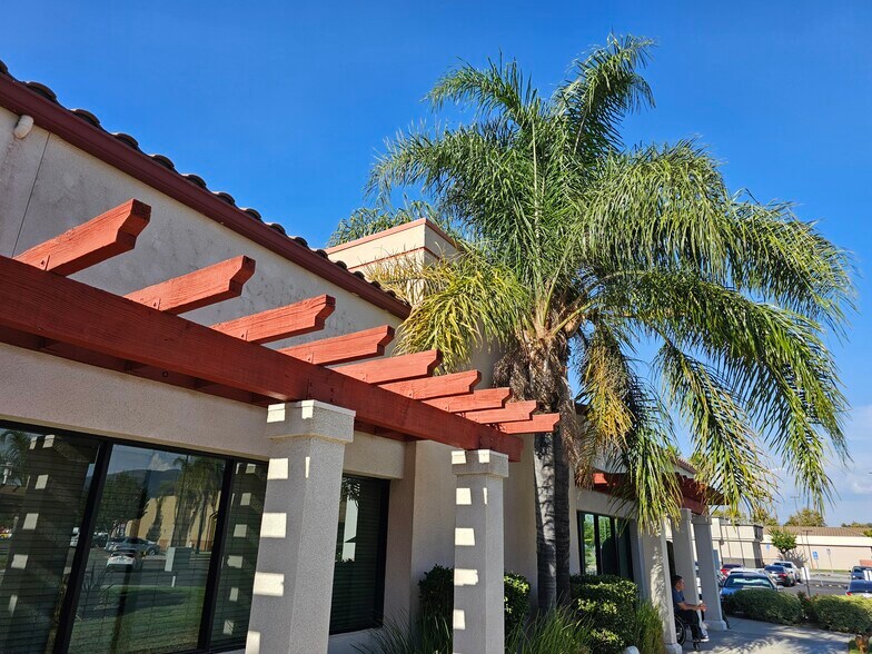 31685 Redhawk Parkway, Temecula, CA à vendre - Photo du bâtiment - Image 3 de 8