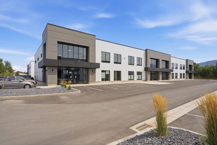 1204 N 2000 W, Farr West, UT à vendre - Photo du bâtiment - Image 1 de 23