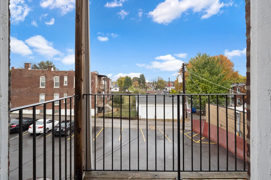 6836 Gravois Ave, Saint Louis, MO à louer - Photo du bâtiment - Image 3 de 45