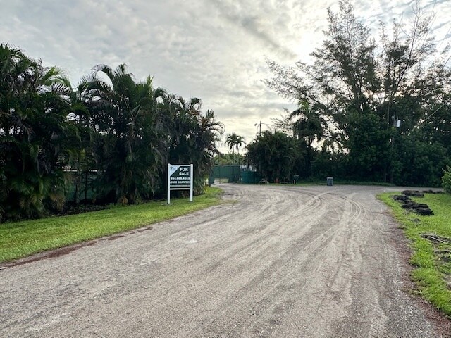 8087 Palomino Dr, Lake Worth, FL à vendre - Photo du bâtiment - Image 2 de 25