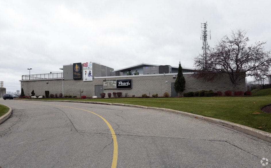 341 Marsland Dr, Waterloo, ON for sale - Primary Photo - Image 1 of 1