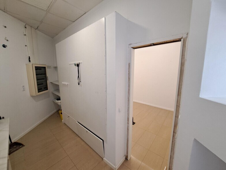 Retail in Alzira, Valencia for lease - Interior Photo - Image 3 of 14