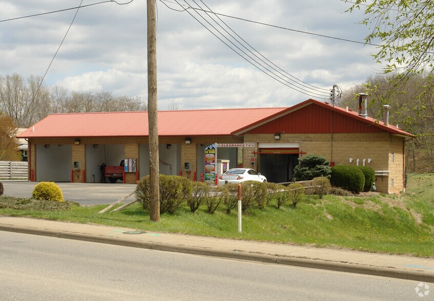 304 Muskingum Dr, Marietta, OH for sale - Building Photo - Image 1 of 2