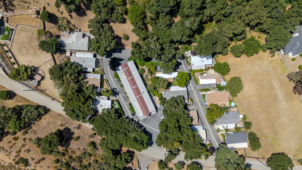 1667 Las Virgenes Canyon Rd, Calabasas, CA à vendre - Photo du bâtiment - Image 2 de 18