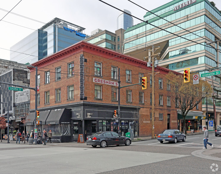 901-909 Granville St, Vancouver, BC à louer - Photo principale - Image 1 de 3