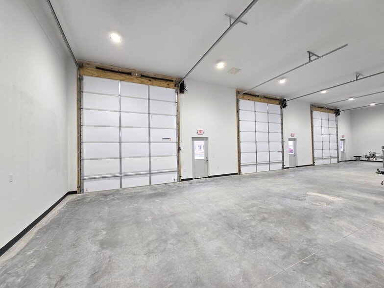 3921 Traxler Ct, Bay City, MI for lease - Interior Photo - Image 3 of 8