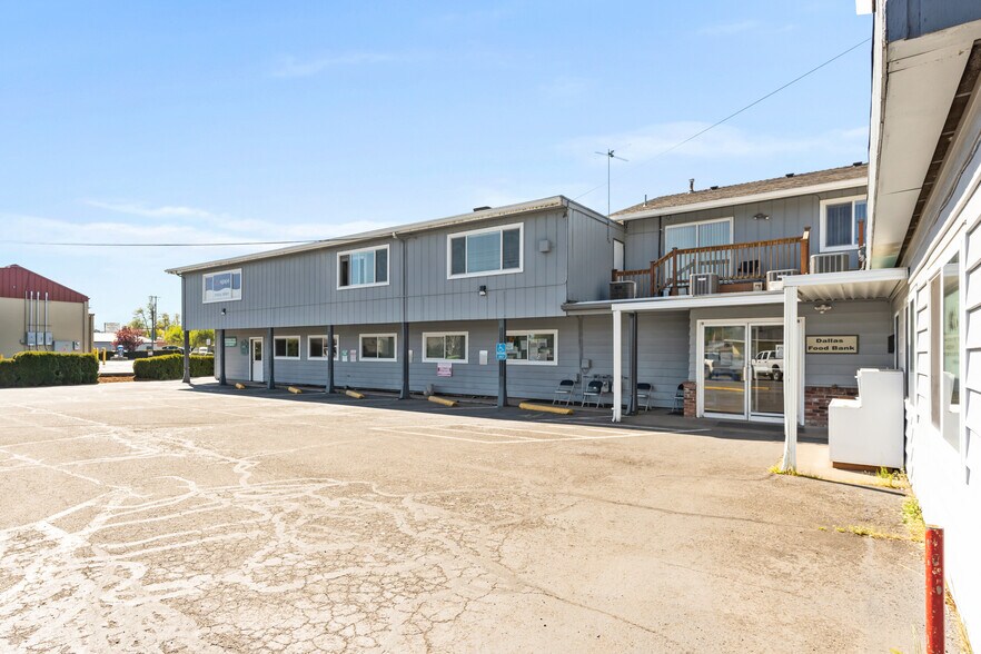 306 Main St, Dallas, OR à louer - Photo du bâtiment - Image 3 de 4