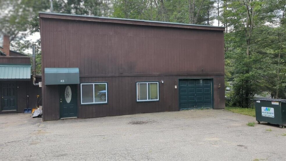 96 Chester Rd, Springfield, VT à vendre - Photo du bâtiment - Image 3 de 8