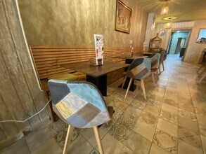 Retail in Barcelona, Barcelona for lease Interior Photo- Image 2 of 3