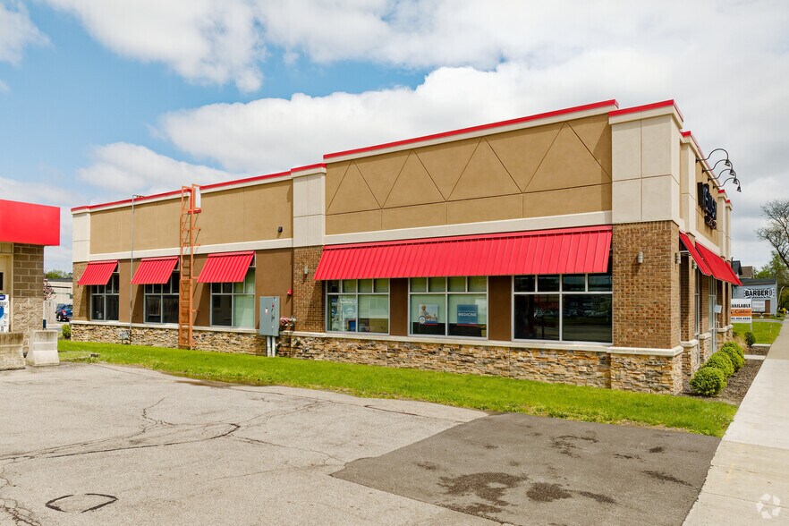 235-245 N Winton Rd, Rochester, NY à louer - Photo du bâtiment - Image 2 de 8