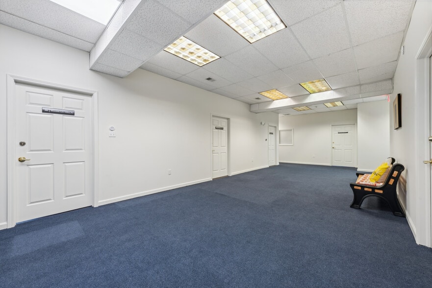 116 E Pittsburgh St, Greensburg, PA for lease - Building Photo - Image 2 of 20