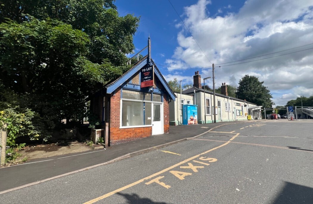 Station Approach, Whyteleafe for lease Primary Photo- Image 1 of 3