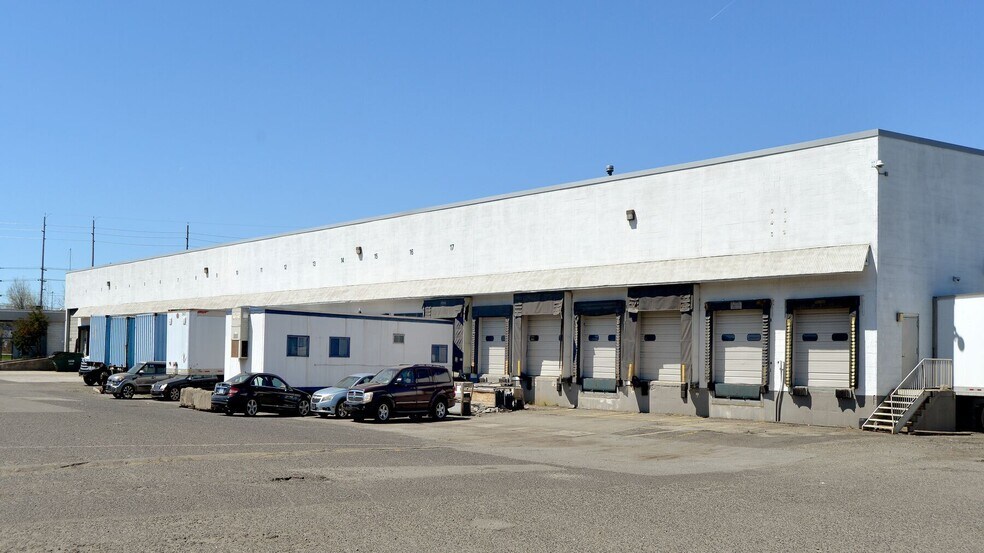 2200 Secaucus Rd, North Bergen, NJ for lease - Building Photo - Image 3 of 4