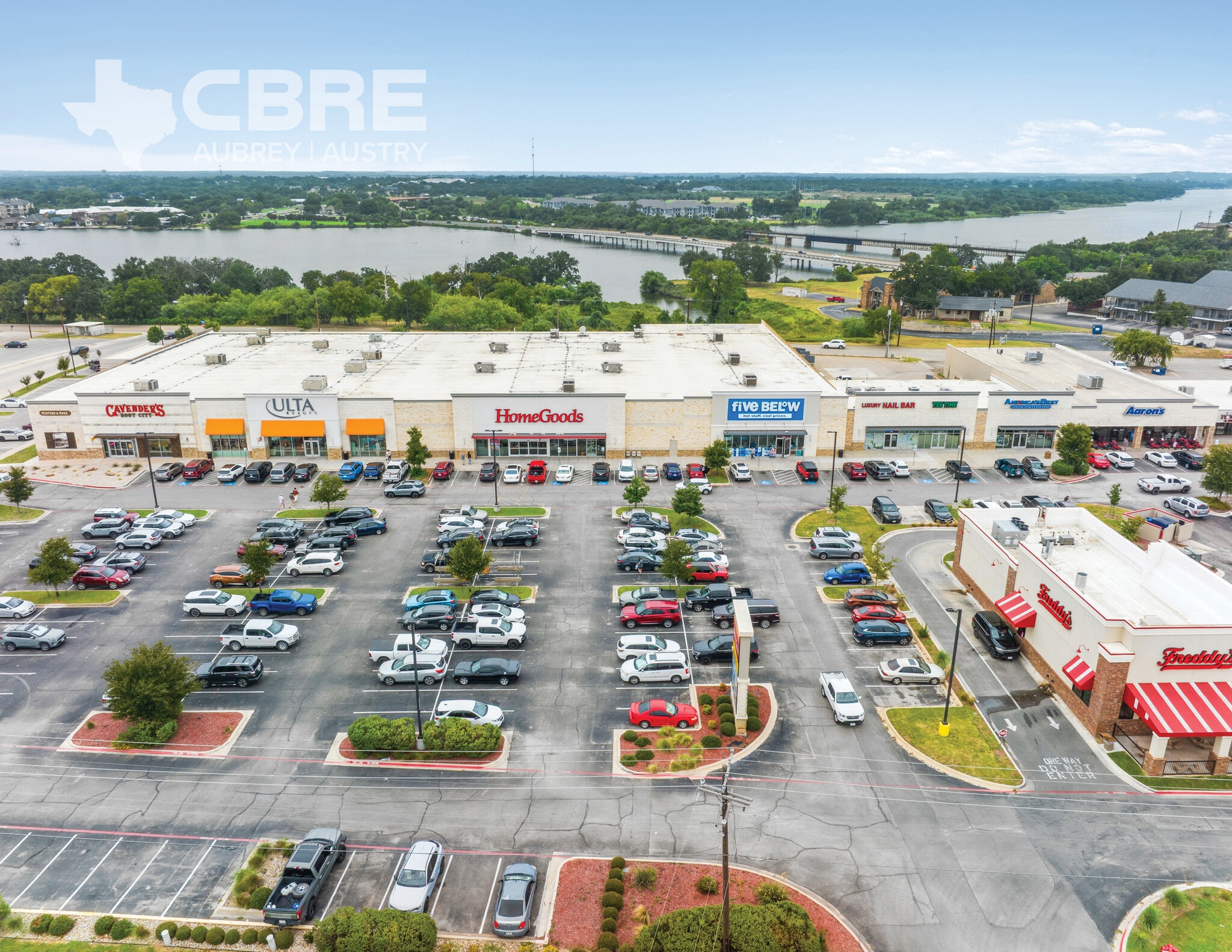 Granbury Lakeside Center portfolio of 3 properties for sale on LoopNet.ca Building Photo- Image 1 of 4