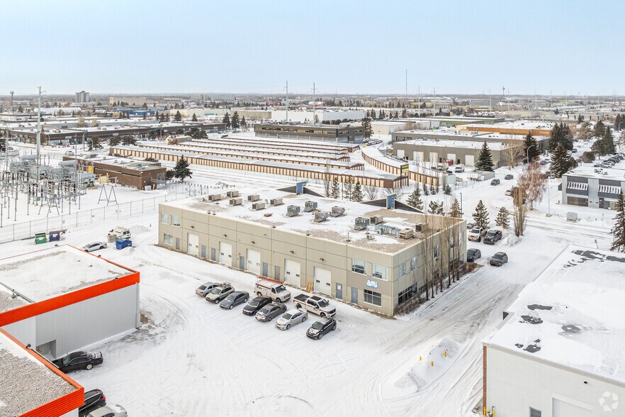 10555 172 St NW, Edmonton, AB à louer - Aérien - Image 3 de 3