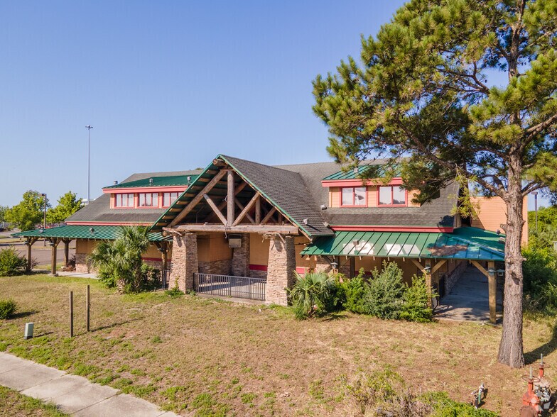 414 Commerce Center Dr, Jacksonville, FL for sale - Building Photo - Image 2 of 8